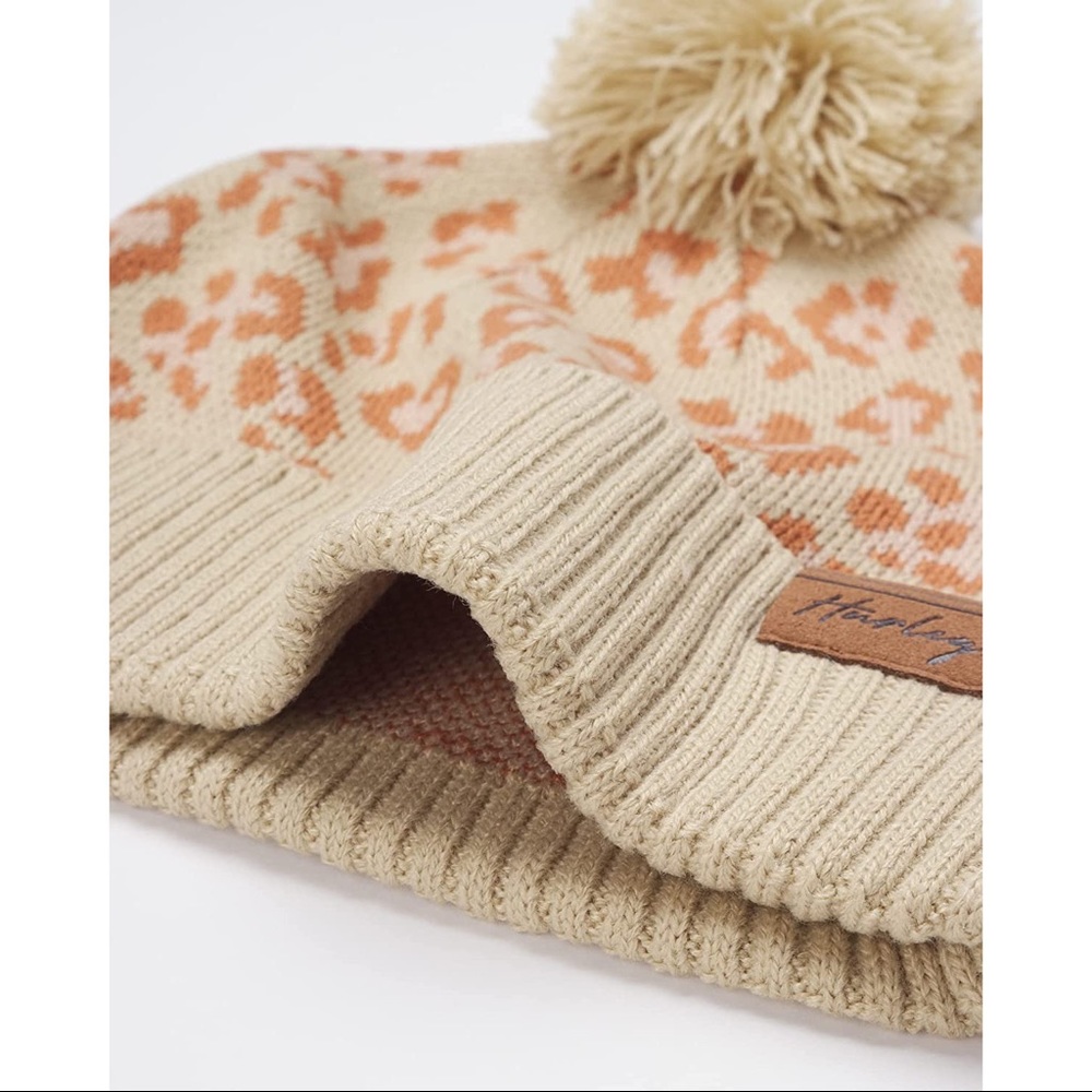 Hurley Vermont Pom Beanie NWT! - Picture 4 of 10